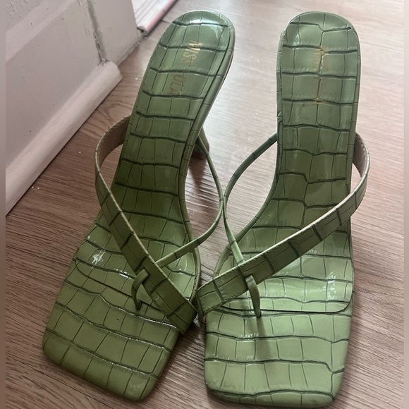 Miss Lola Shoes - Green Croc-Embossed Women's Sandals Size 7